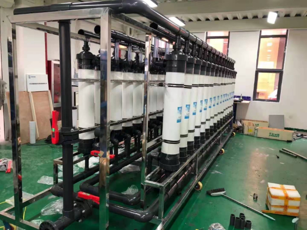 10.1廊坊水廠每小時50噸超濾設備.jpg